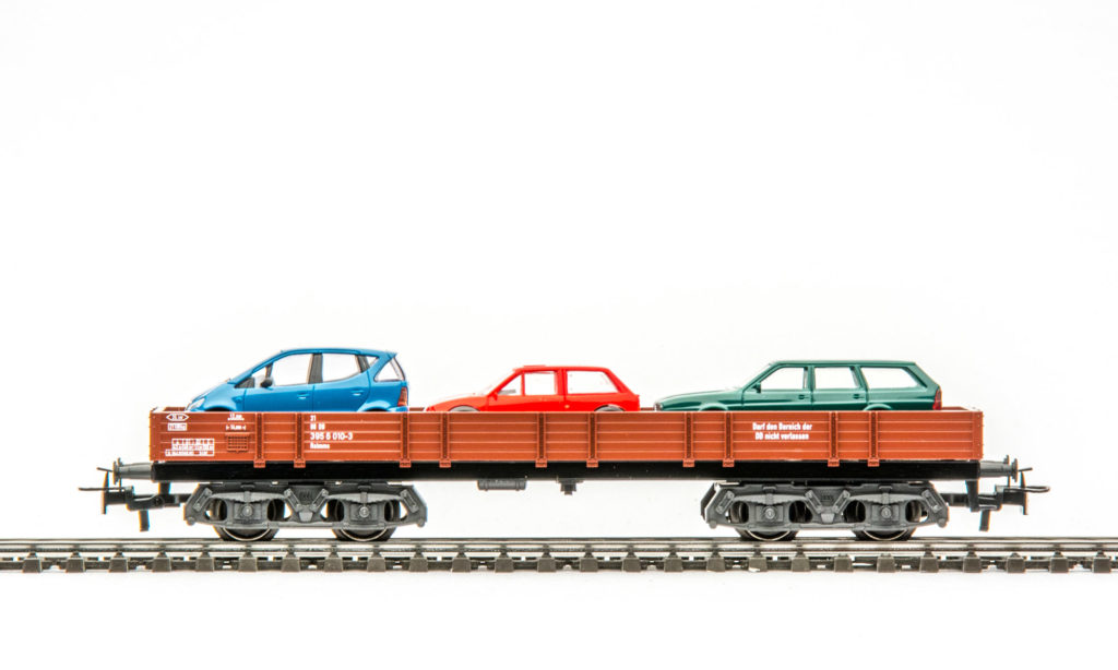 Märklin 44732 Auto Transport Wagon with Three Cars