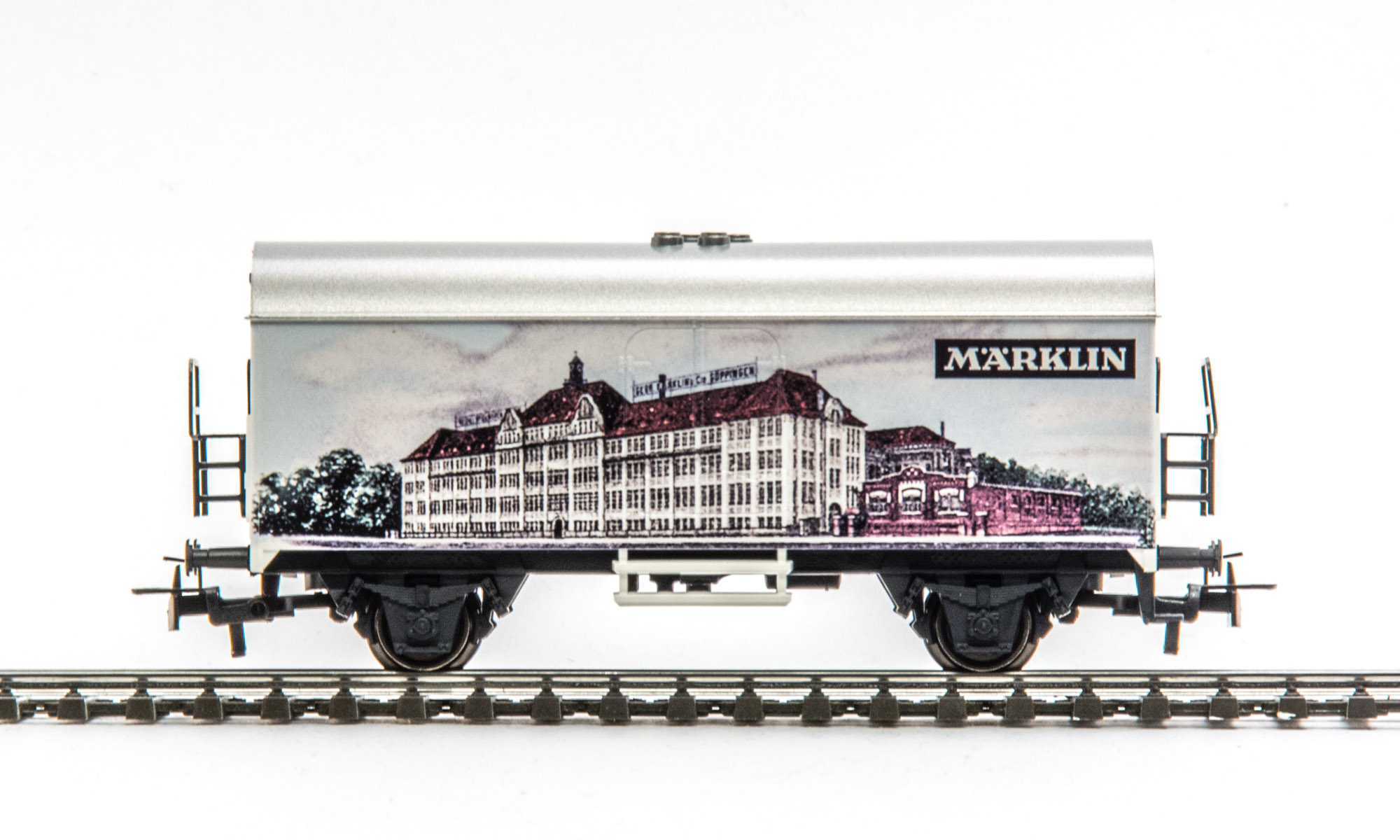 new original packaging Märklin 5848 wagon with 2 kfz in perfect condition 