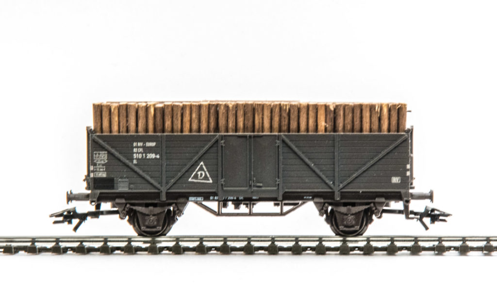 Märklin 4582 Open Goods Wagon with Wood Load