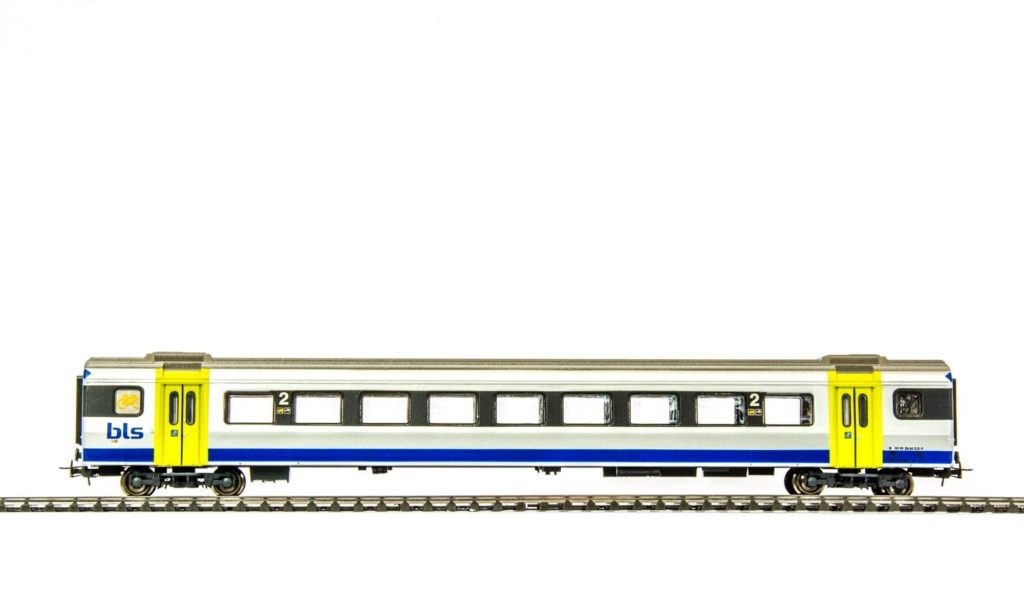 Liliput L388794 BLS NINA 2nd Class Passenger Car